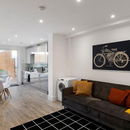 Star London Vivian Avenue 3-Bed Oasis With Garden Lägenhet The Hyde Exteriör bild