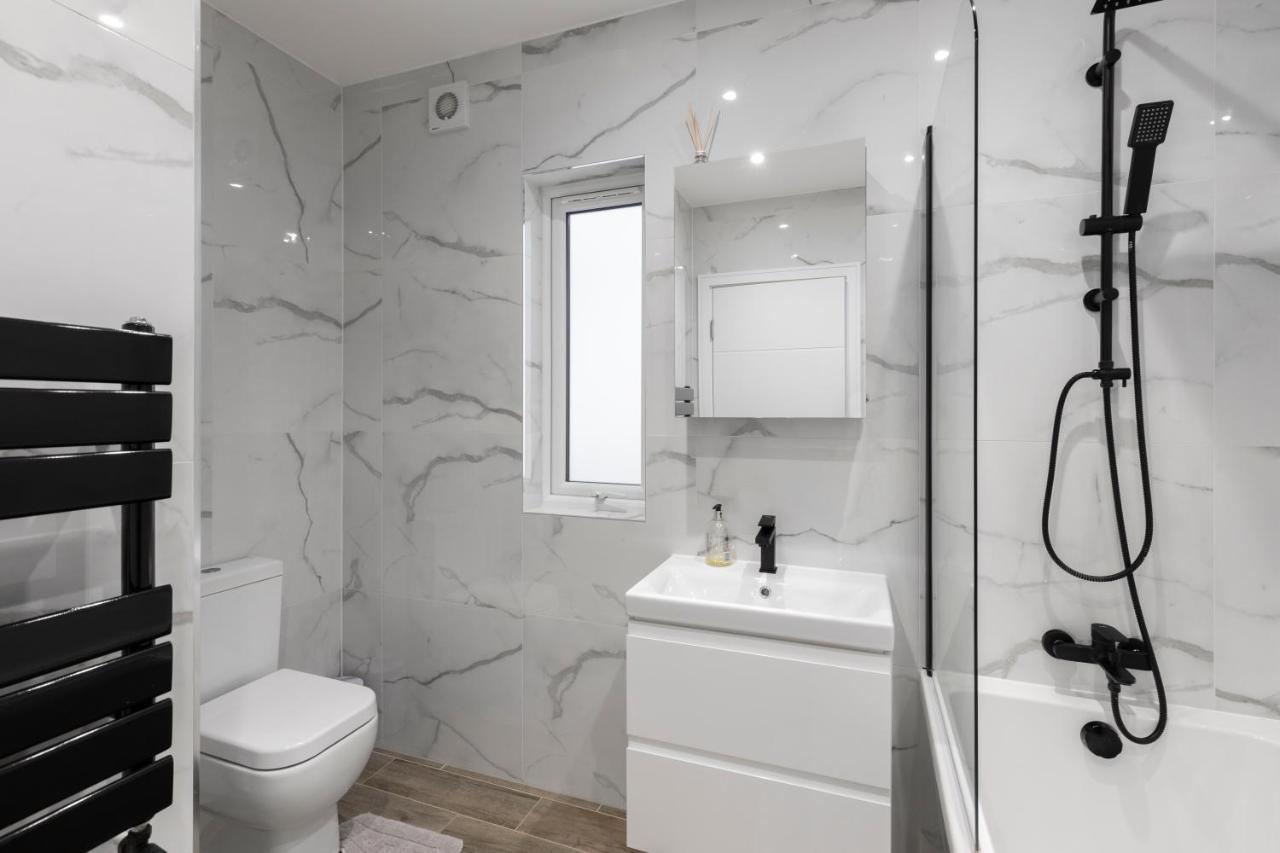 Star London Vivian Avenue 3-Bed Oasis With Garden Lägenhet The Hyde Exteriör bild
